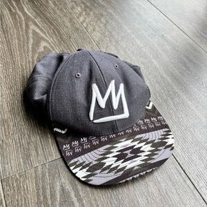Stylish Mammoth Gray Patterned Cap